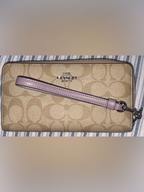 Coach Authentic Beige Lilac Signature Logo Canvas Wristlet Wallet